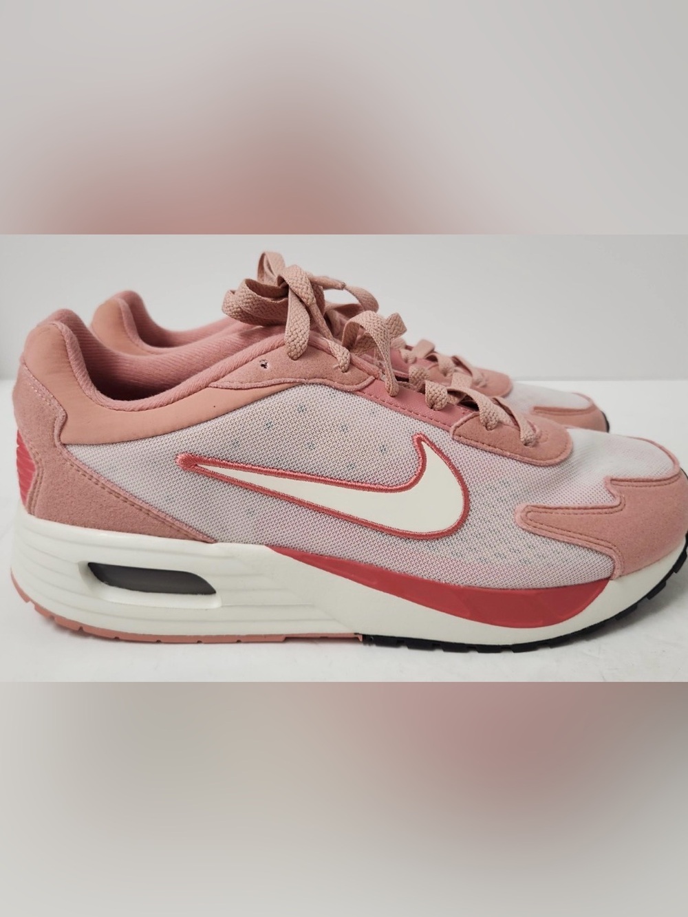 Nike Air Max Nuaxis Womens 8 Pink White Sneakers Running Walking Athletic Shoes